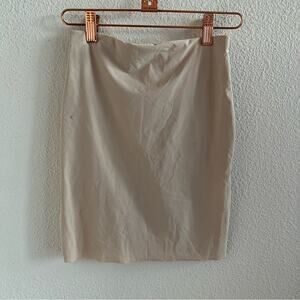 Maidenform Self Expressions Half Mini Shaper Skirt Neutral Nude Cream 00226 S